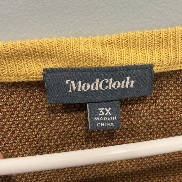 ModCloth Womens Short Sleeve Novelty Sweater Size 3X Mustard Yellow Vegetable - Picture 4 of 9